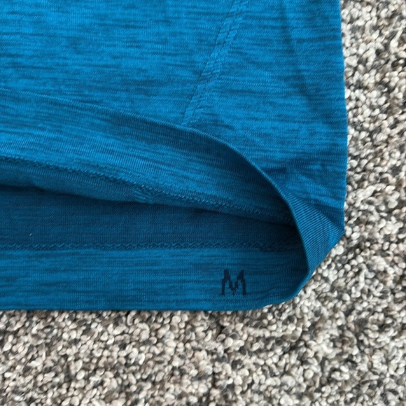 Lululemon Metal Vent Tech Long Sleeve in Poseidon / Amalfi Blue - Picture 8 of 10